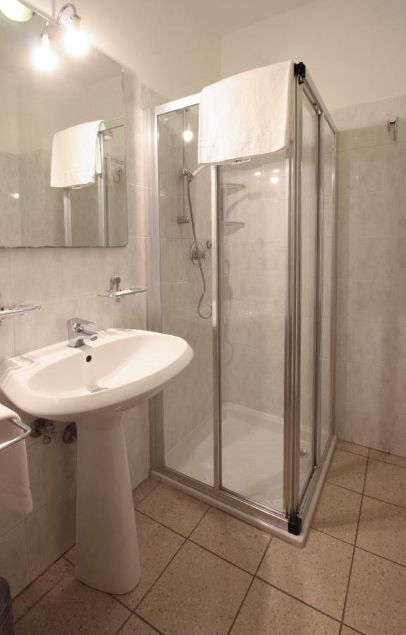 Hotel Rose&Crown Кореджо Екстериор снимка